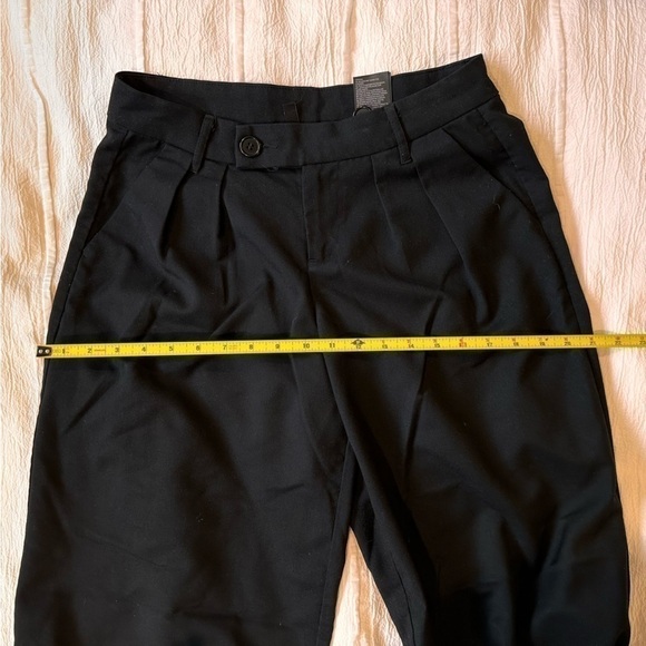 Divided black wide leg dress/work pants with pleats. Size 6. - Picture 5 of 10